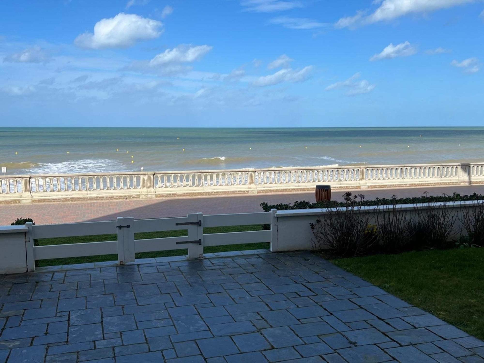 Studio Central A Cabourg Avec Balcon, Wifi Gratuit & Parking - Fr-1-487-372 Exterior foto
